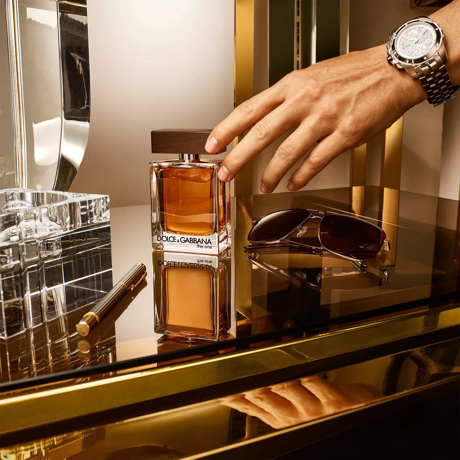 Estuche Dolce & Gabbana The One for Men EDT (M) / 3 Pc SP 100 ml; SG 50 ml; Mini SP 10 ml - 2 - Privé Perfumes Honduras