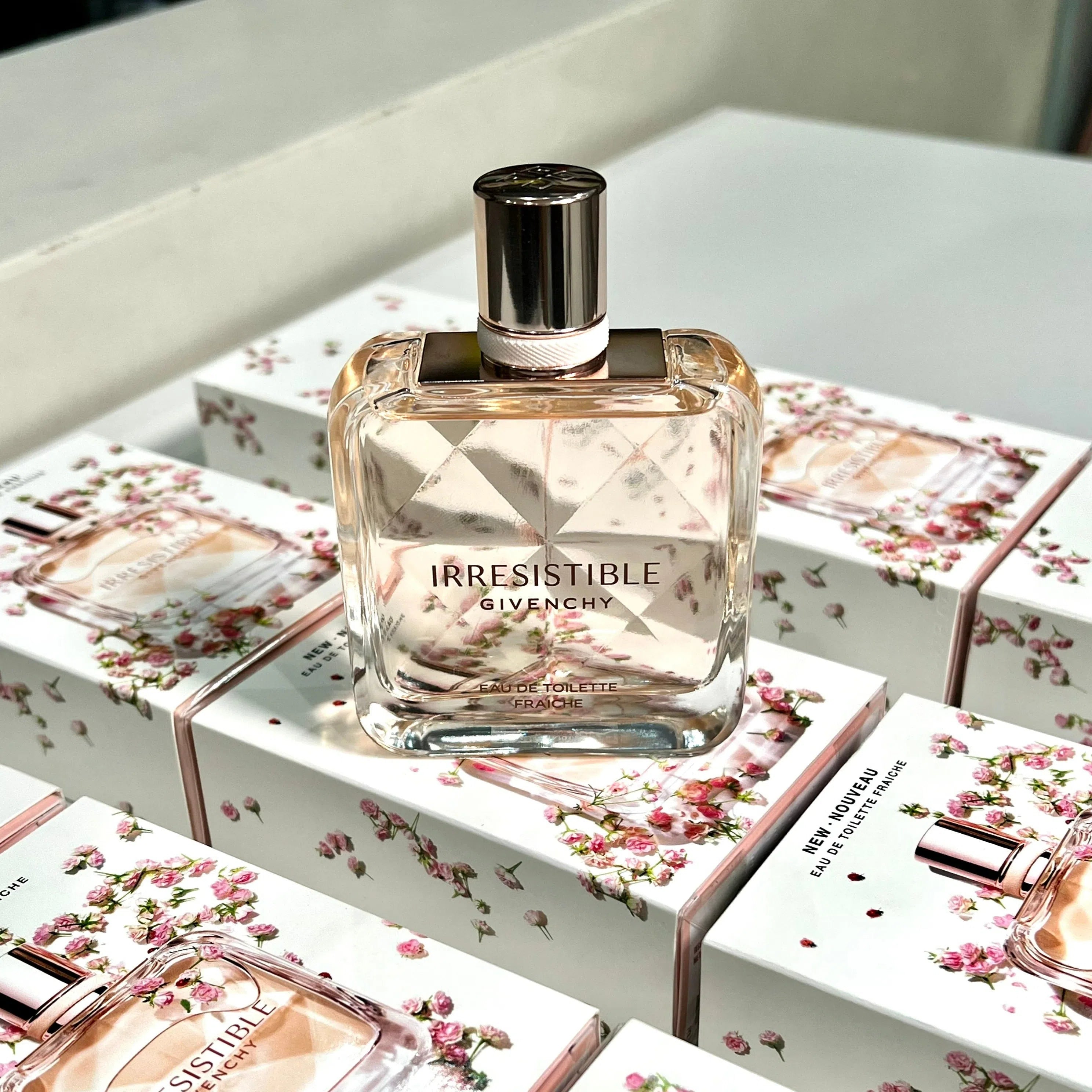 Perfume Givenchy Irresistible Fraiche EDT (W) / 80 ml - 4 - Privé Perfumes Honduras