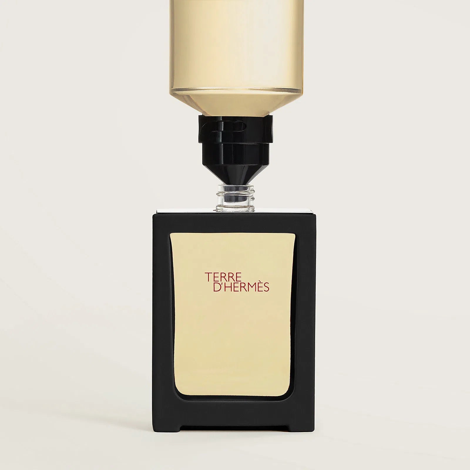 Perfume Hermès Terre d'Hermès Pure Parfum Refillable EDP (M) / 125 ml - 3346130009856- 2 - Prive Perfumes Honduras