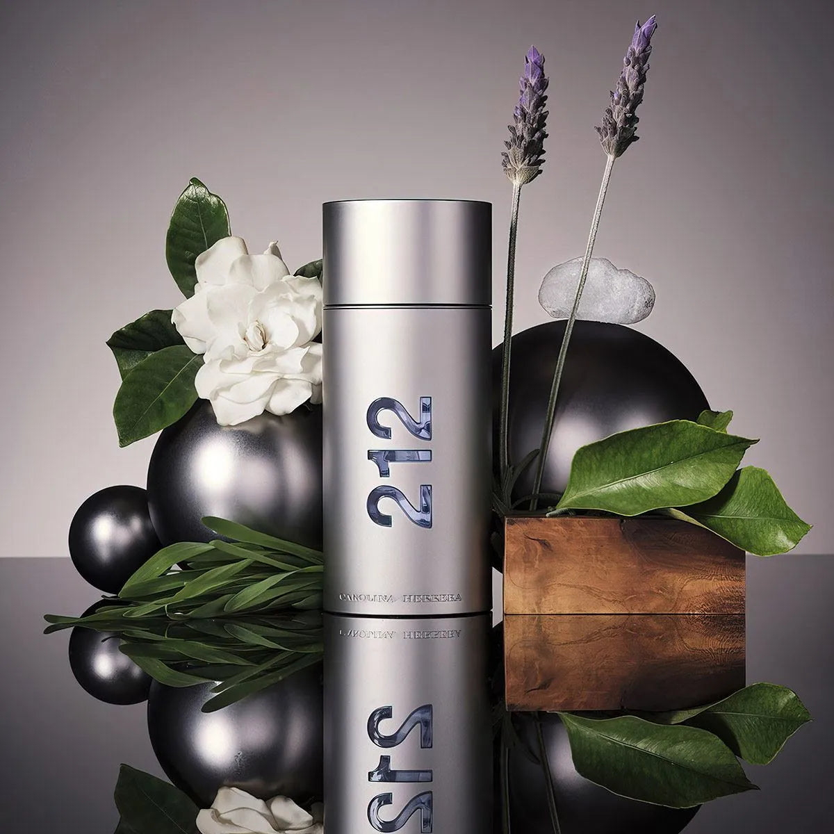 Estuche Carolina Herrera 212 Men NYC EDT (M) / 3 Pc SP 100 ml; SG 100 ml; SP 10 ml - 6 - Privé Perfumes Honduras