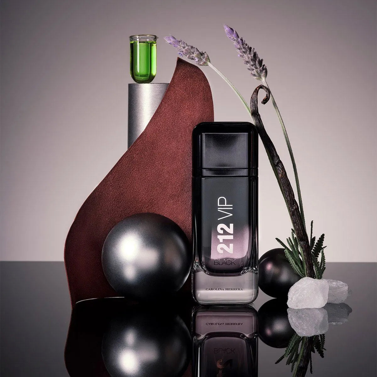 Estuche Carolina Herrera 212 VIP Black EDP (M) / 3 Pc SP 100 ml; SG 100 ml; SP 10 ml - 5 - Privé Perfumes Honduras