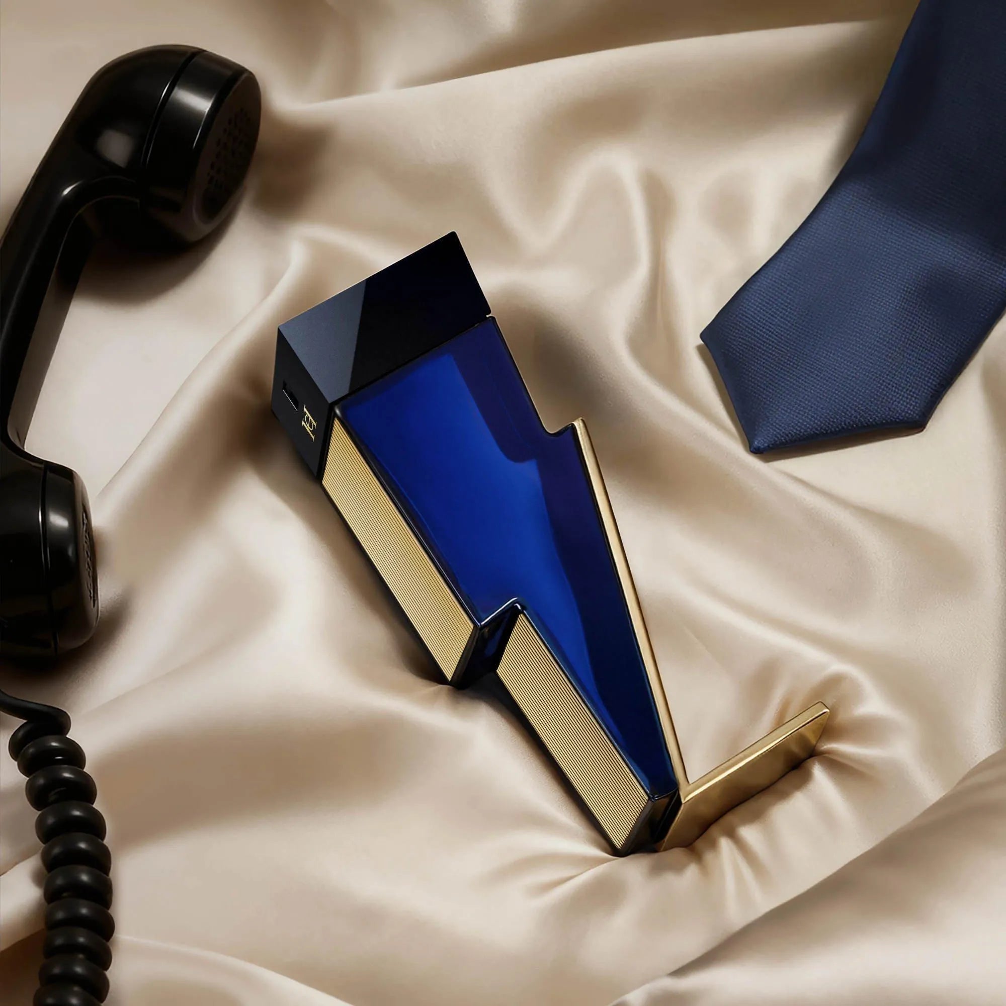 Perfume Carolina Herrera Bad Boy Cobalt Absolute EDP (M) / 50 ml - 3 - Privé Perfumes Honduras