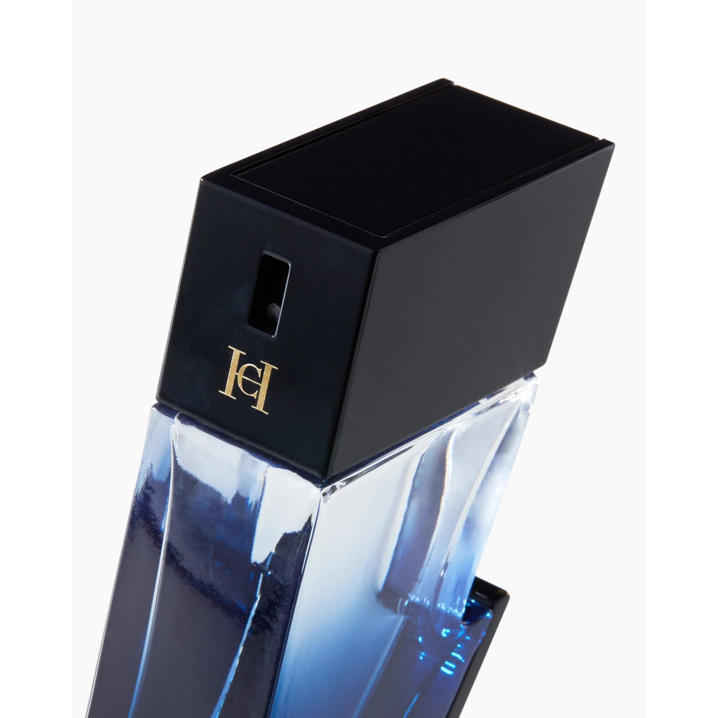 Perfume Carolina Herrera Bad Boy Cobalt EDP (M) / 150 ml - 3 - Privé Perfumes Honduras