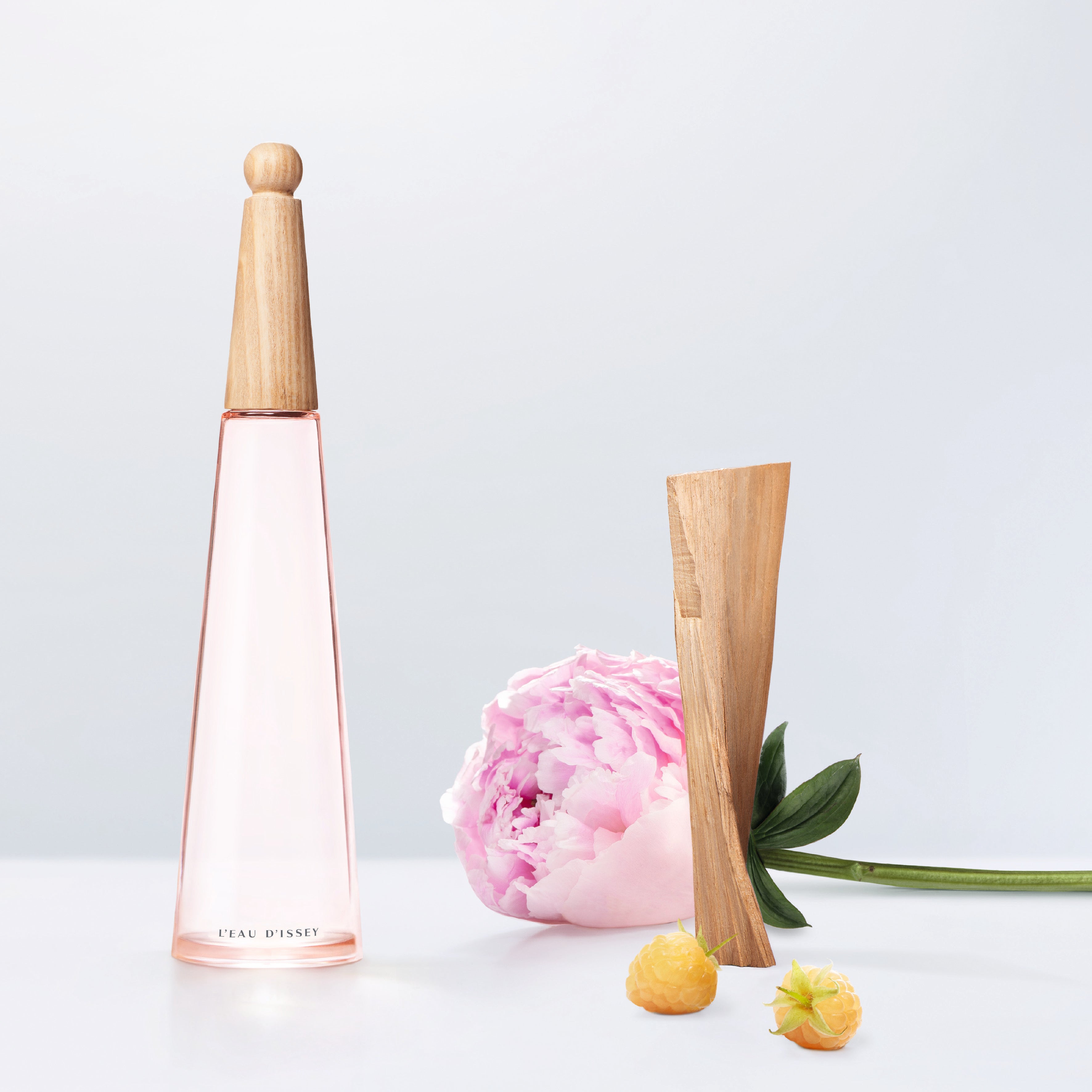 Perfume Issey Miyake L'Eau D'Issey Pivoine Peony EDT (W) / 50 ml - 19 - Privé Perfumes Honduras